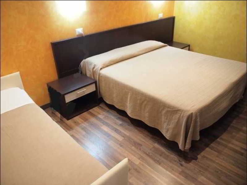 Caput Mundi Hotel Рим Екстериор снимка