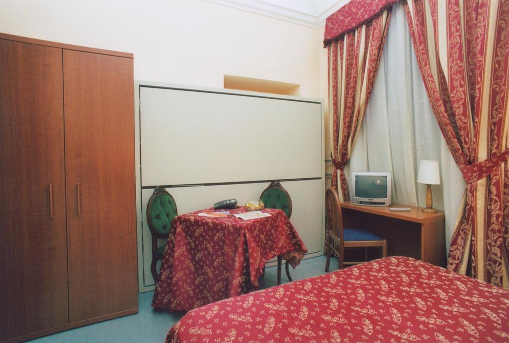 Caput Mundi Hotel Рим Екстериор снимка