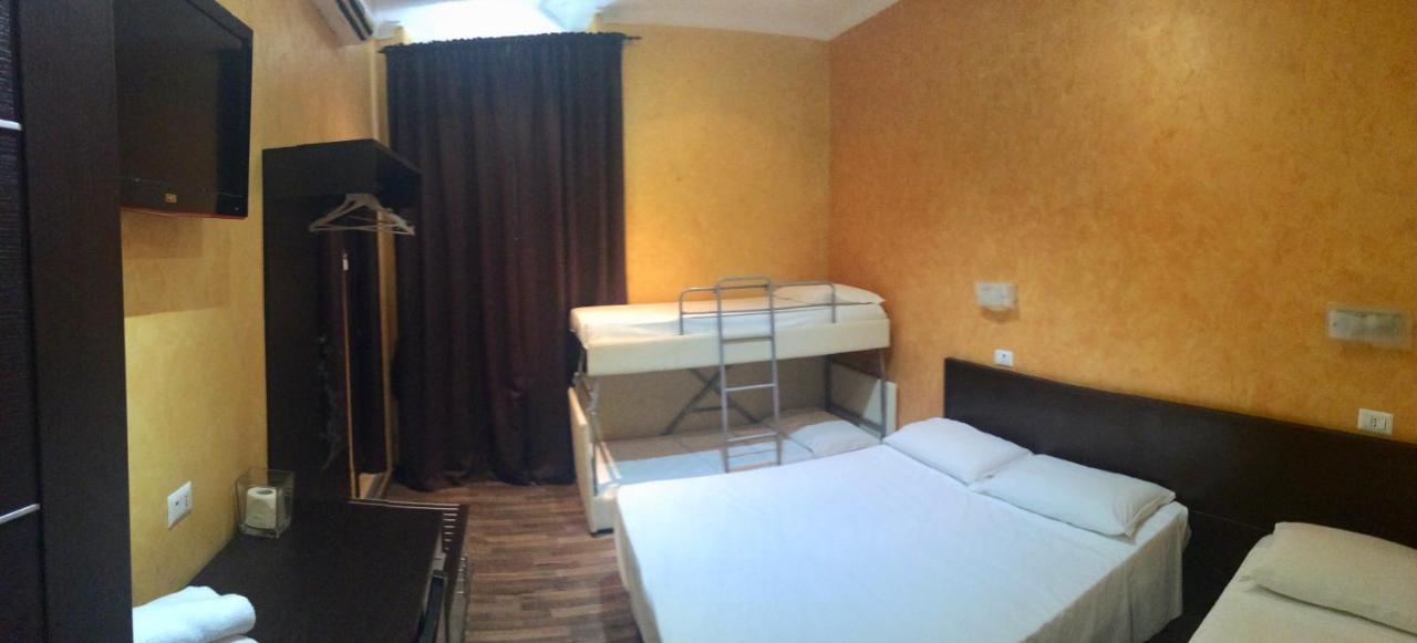 Caput Mundi Hotel Рим Екстериор снимка