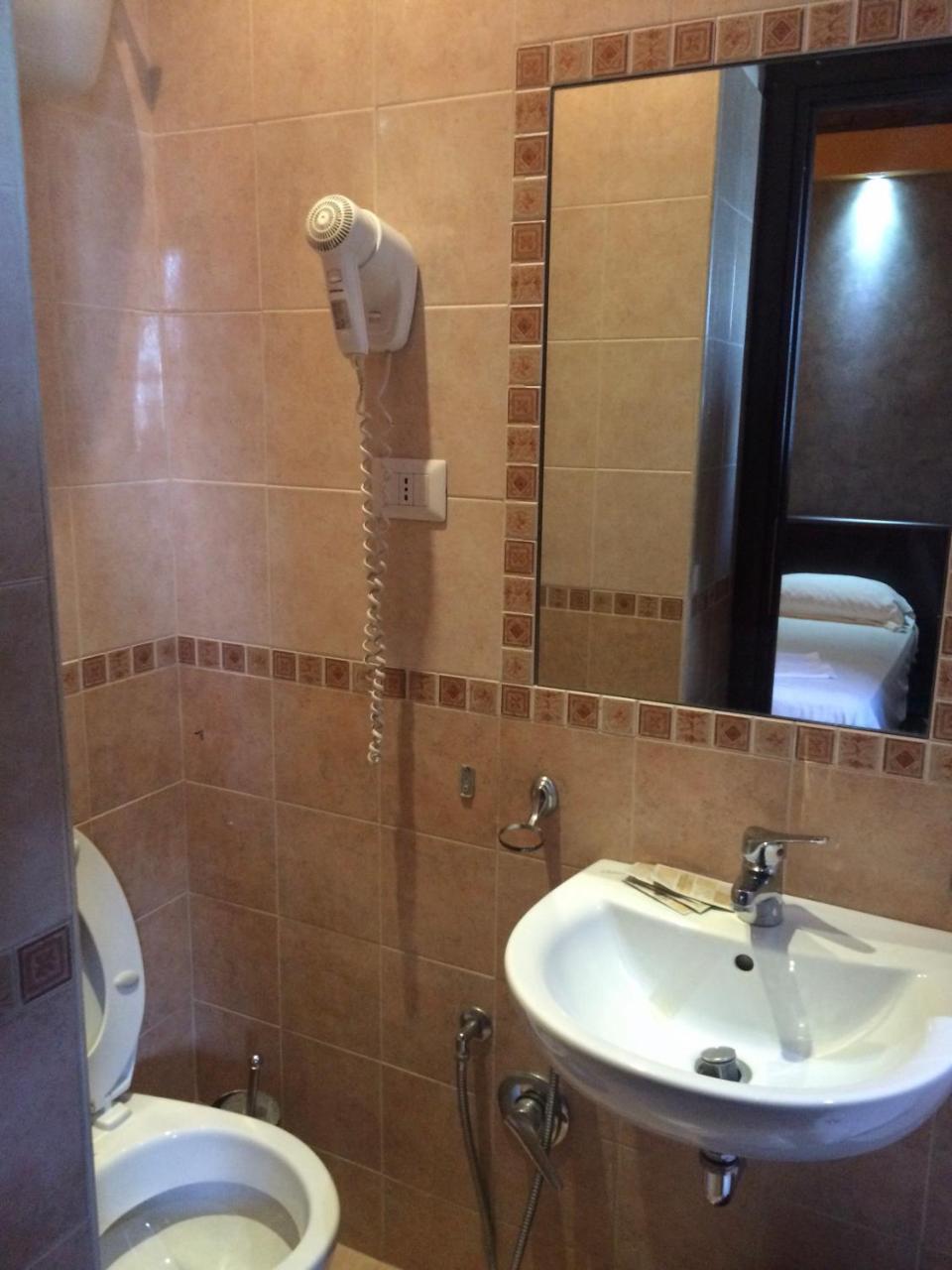 Caput Mundi Hotel Рим Екстериор снимка